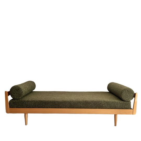 Vintage Midcentury Daybed Mosgroen Bouclé Teddy 1