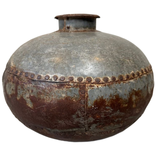 Oude Metalen Kruik 1