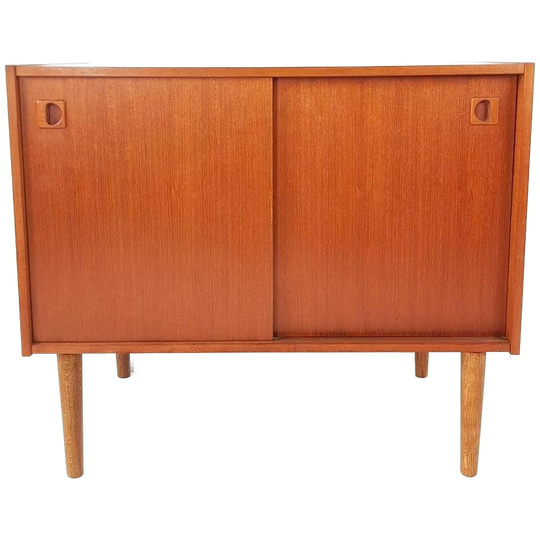 Deens Dressoirtje | Kastje | Vintage Teak Fineer Kast 1