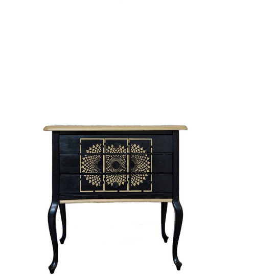 Queen Anne Dressoir/ Handbeschilderde Kastje 1