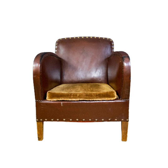 Antique Clubchair 1