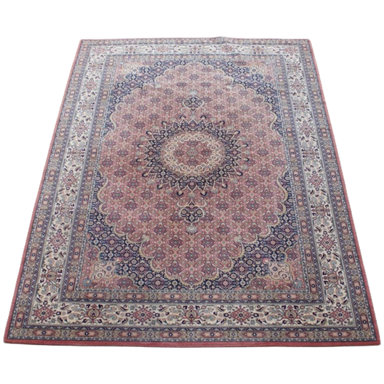 Groot Oosters Vloerkleed Met Veel Mooie Patronen En Roze En Blauw/ Rode Kleuren 326X227Cm 1