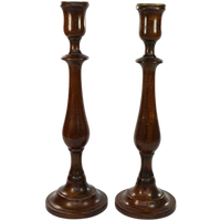 2 Hoge Houten Kandelaars