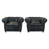 Set Van 2 Ruime Zwarte Rundleren Chesterfield Fauteuils Met Een Sprekend Karakter