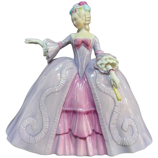 Puntgaaf Porselein Beeld, Marianne, The Minuet 22 Cm Hoog 1