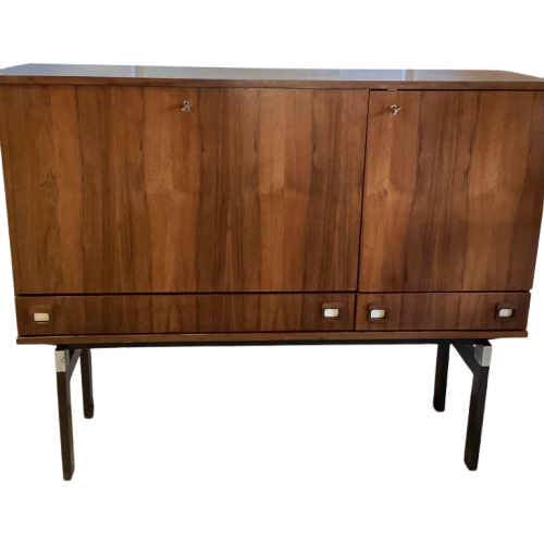 Dressoir, Fristho