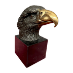 Adelaarskop. Brons, Marmeren Sokkel. thumbnail 1