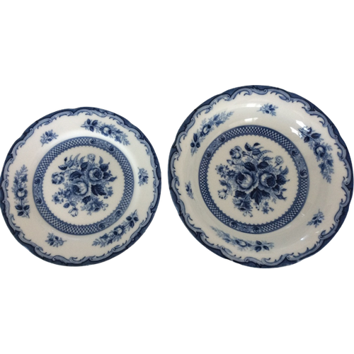 Twee Vintage Diepe Japanse Borden Van Blue Rose Fijne China