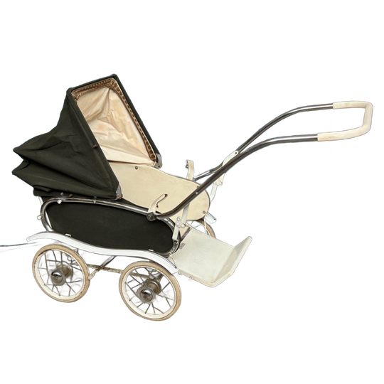 Vintage Kinderwagen Van Het Britse Merk Silver Cross. 1