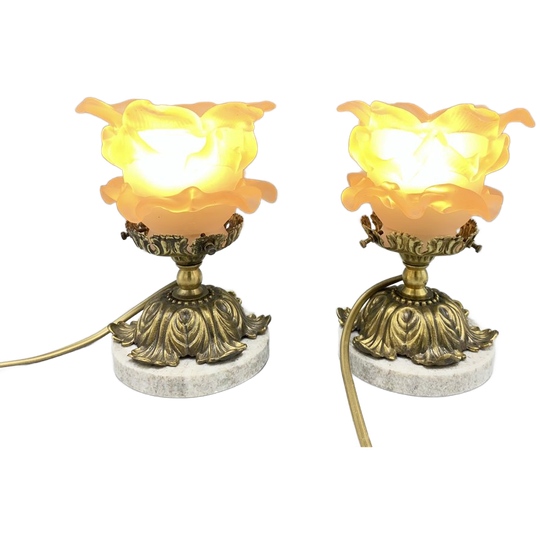 2 Art Nouveau Tafellampen • Roze Gefrost Glas Bloemenkap • Messing & Marmer Voet • Vintage Sfeerlampen • Franse Decoratieve Lampen 1
