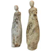 Keramische Beelden In Wabi-sabi-stijl