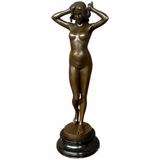 Bronzen Beeld Op Marmeren Voet Pitta Luga. 1