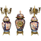 Imari. Set Pendule Met Kandelaars. thumbnail 1