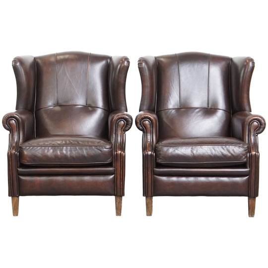 Comfortabele En Mooie Set Van 2 Rundleren Oorfauteuils In Engelse Stijl Met Een Luxe Afwerking 1