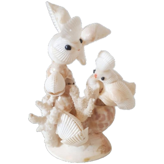 * 60's Schelpen Kunst Witte Duiven Beeldje 1
