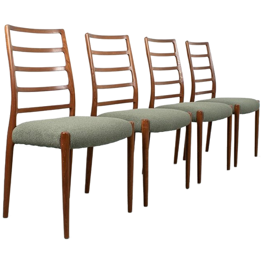 Set Van 4 Møller Stoelen Model 82 Refurbished 1