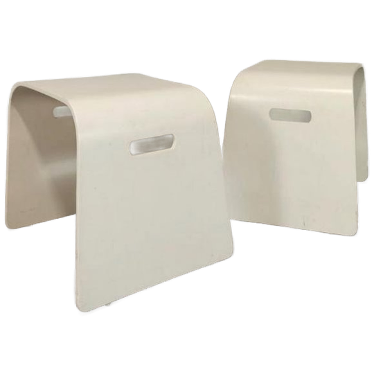 Set Van 2 Bentwood Krukjes Bijzettafels 1