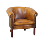 Subtiele Schapenleren Clubfauteuil Afgewerkt Met Siernagels En De Mooiste Kleuren thumbnail 1