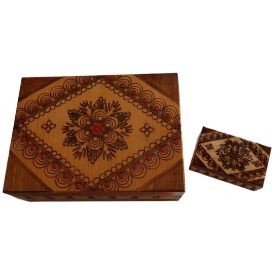 2 Houten Sierlijk Bewerkte Sieradendoosjes 1