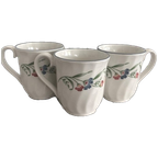 3 Prachtige Engelse Staffordshire Mokken / Bekers thumbnail 1