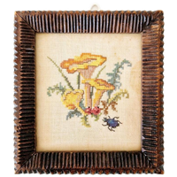 Antiek Lijstje Met Geborduurd Werkje Paddestoelen Schilderij