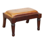 Unieke Schapenleren Hocker Met Mooie Details En Gecombineerd Met Hout thumbnail 1