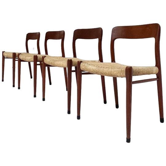 Set Van 4 Model 75 Stoelen Van Niels O. Möller, 1950's 1