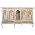 Handbeschilderde Queen Anne Vitrinekast/ Unieke Kast In Creme En Goud thumbnail 1