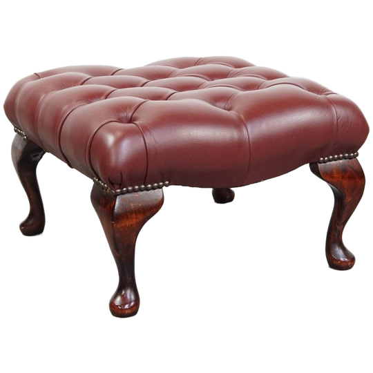 In Zeer Goede Staat Verkerende Elegante Rood/ Bruine Chesterfield Hocker Gemaakt Van Rundleer 1