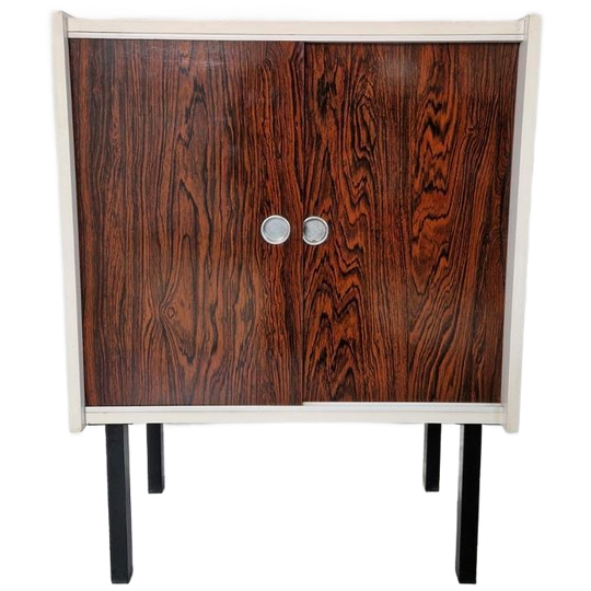 Vintage Kastje Met Schuifdeuren. 1