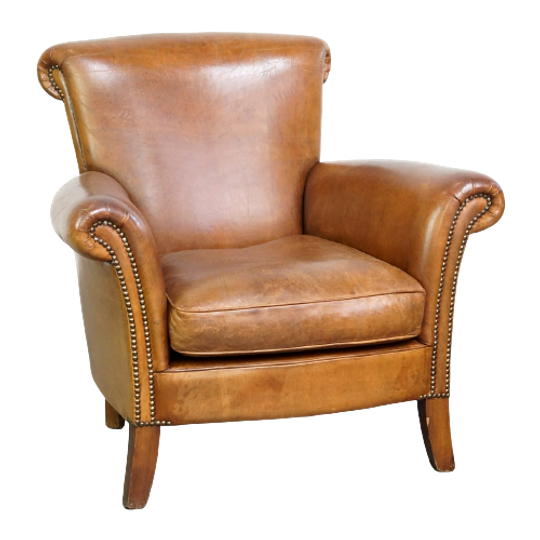 Mooie En Comfortabele Schapenleren Armchair/ Fauteuil Afgewerkt Met Siernagels 1