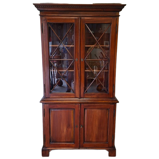 Klassieke Engelse Vitrinekast, Servieskast Mahonie Hout, Lichte Transportschade Maar Zeker Niet Storend Afm. 108x46cm En 203cm Hoog. 1