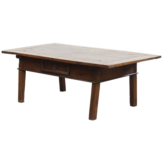 Karaktervolle Antieke Zuid Europese Kastanjehouten Salontafel Uit De 18e Eeuw Met Een Lade 1