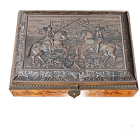 Groot Vintage Blik Met Ridders En Paarden