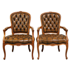 Set Van 2 Sierlijke Rundleren Barokke Chesterfield Fauteuils/ Armchairs Met Queen Ann Pootjes thumbnail 1