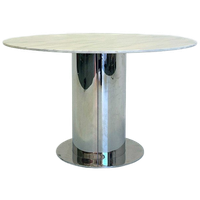 Italiaanse Eettafel Met Wit Marmeren Blad En Chromen Cilindervormige Voet