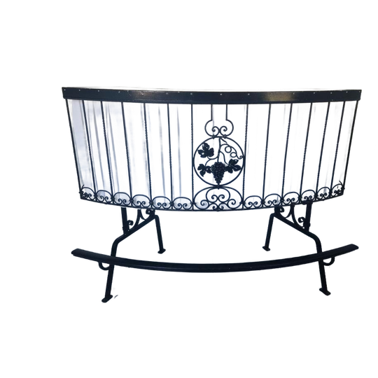 Smeedijzeren Wijnbar Mancave Bar Cocktail Bar. 1