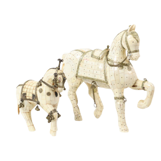 Koppel Decoratieve Houten Paarden Bedekt Met Been Mozaïek Verzilverd 1