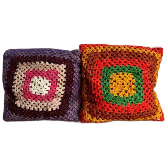 Set Van 2 Vintage Gehaakte Kussens / Sierkussens 1