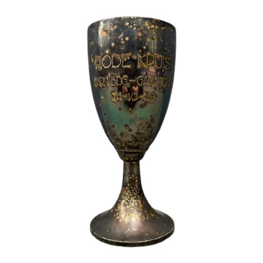 Verzilverde Trofee Van Het Rode Kruis 1