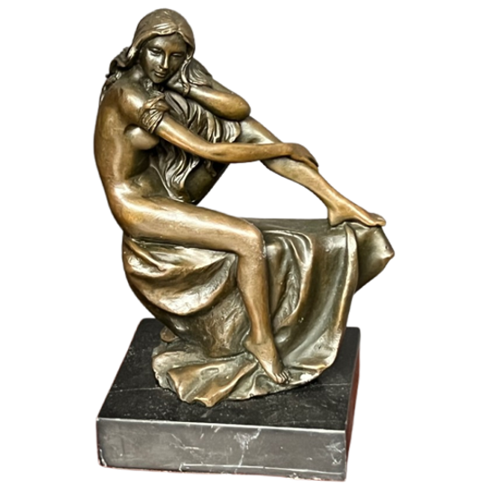 Bronzen Beeldje Op Marmeren Voet. 1
