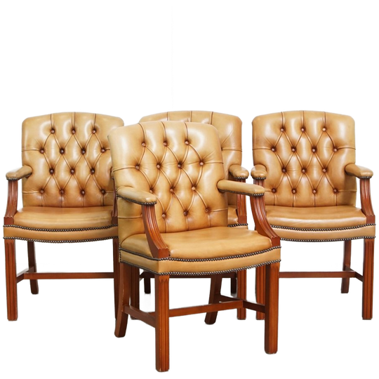 Set Van 4 Mooie En Luxe Rundleren Chesterfield Eetkamerstoelen In Een Lichte Cognac Kleur 1