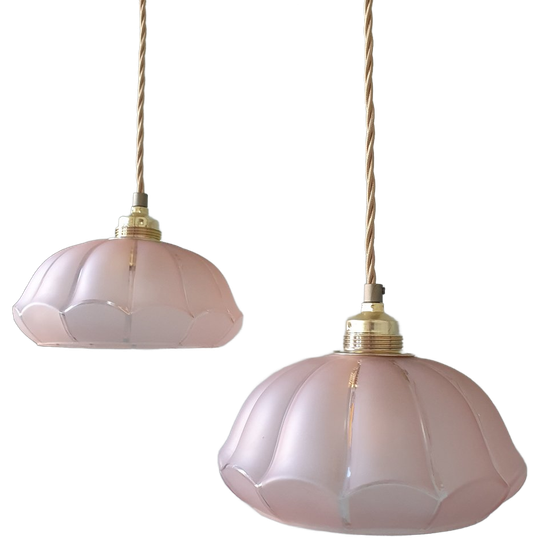 Set Van 2 Vintage Hanglampen Van Roze Pastel Opaline Glas In Elegante Baldakijnvorm. 1