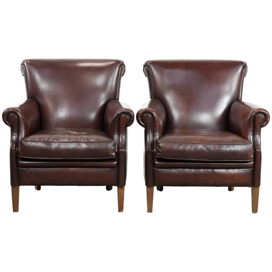 Set Van 2 Schapenleren Fauteuils Met Een Tijdloze Uitstraling En Prachtige Donkere Kleuren 1