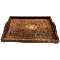 Dienblad Uit India, Houtsnijwerk