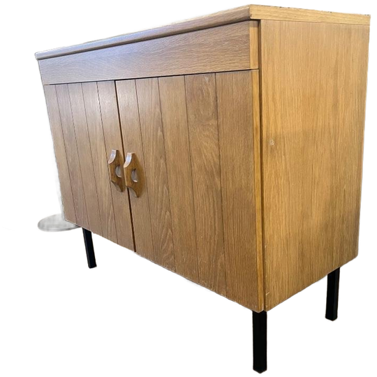 Vintage Kast / Commode Met Stalen Pootjes 1