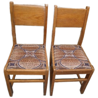 2 Ouderwetse Eiken Stoelen