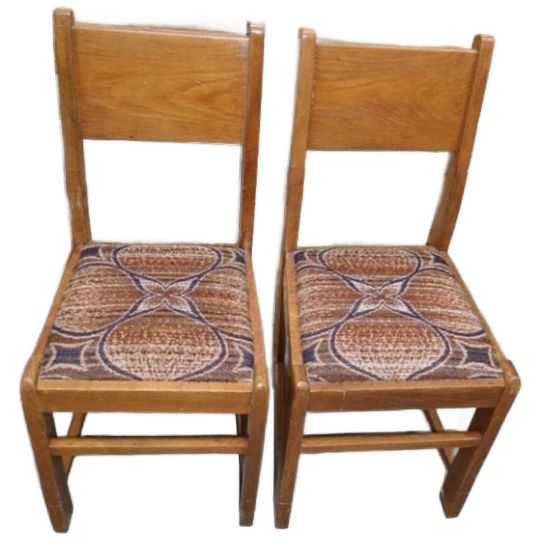 2 Ouderwetse Eiken Stoelen 1