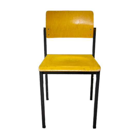 Partij Vintage Schoolstoelen / Stapelstoelen – Nog Maar 7 Stuks 1