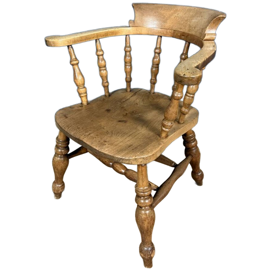 Antieke Engelse Captain Chair 1